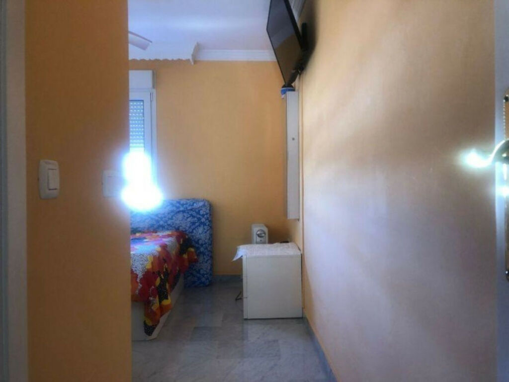 Middle Floor Apartment Nueva Andalucía Málaga - image 12