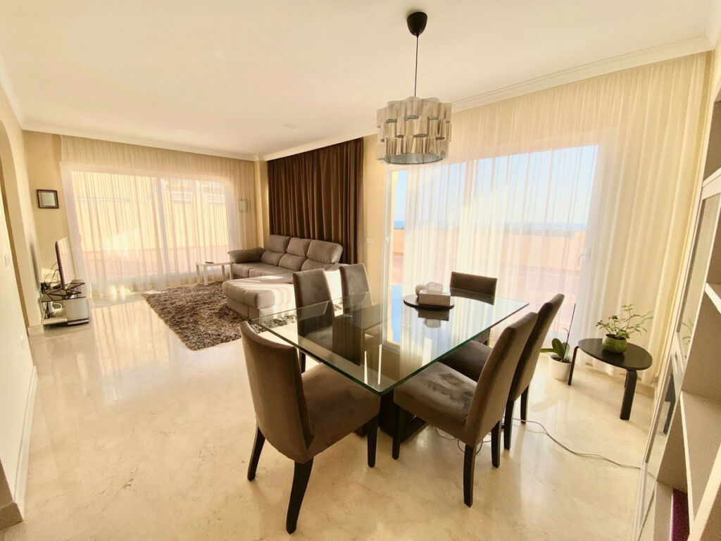 Penthouse Duplex Elviria Málaga - image 12