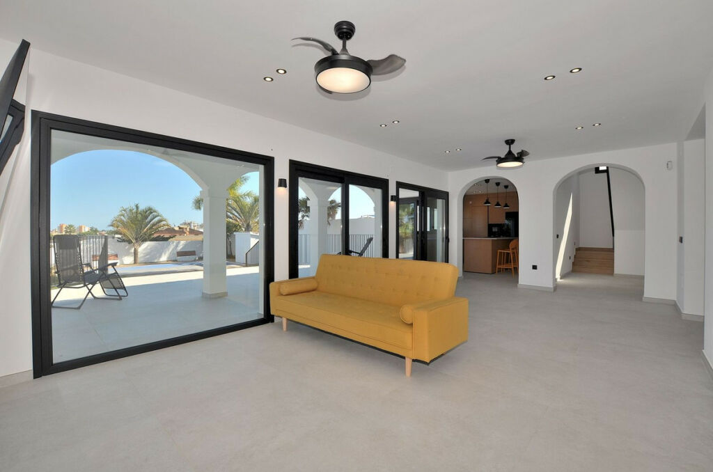 Detached Villa El Coto Málaga - image 12