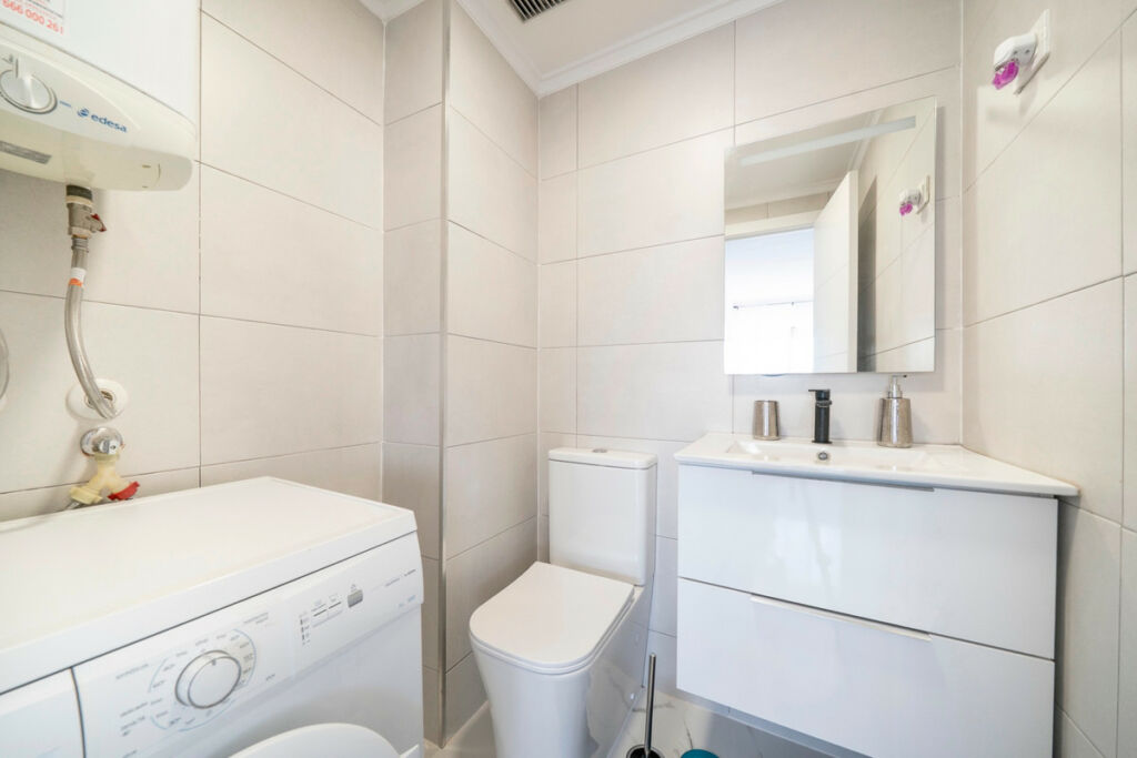 Middle Floor Apartment Punta Prima Alicante - image 12