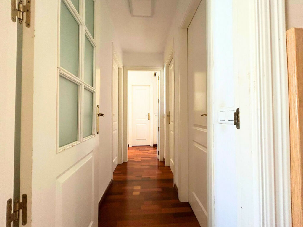 Middle Floor Apartment Las Lagunas Málaga - image 14