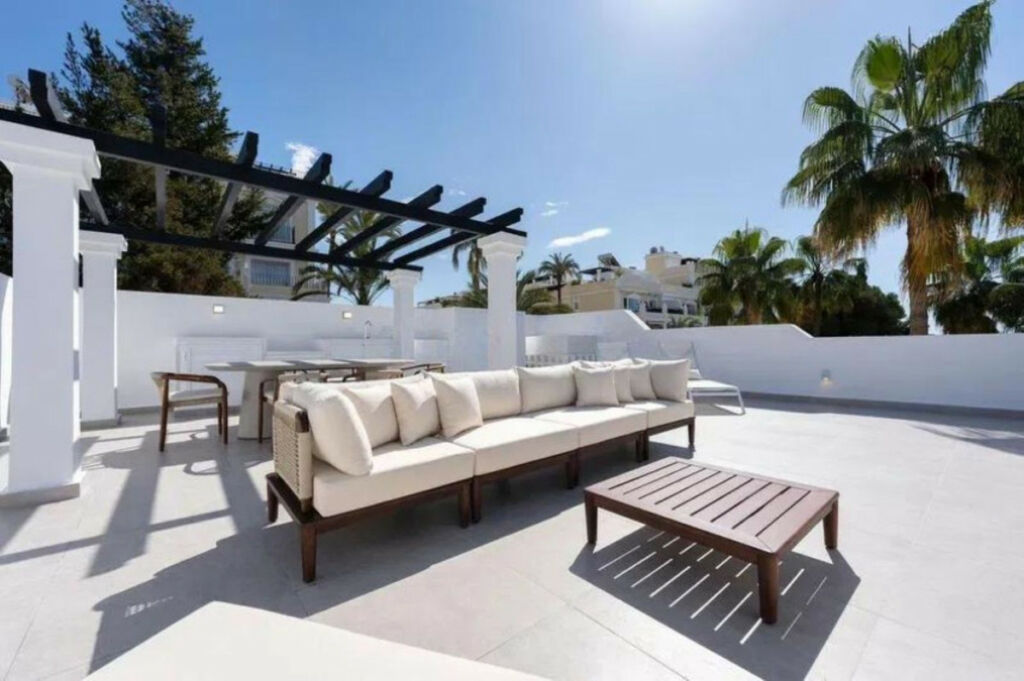 Penthouse Duplex Aloha Málaga - image 12