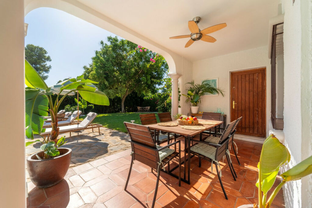 Detached Villa New Golden Mile Málaga - image 12