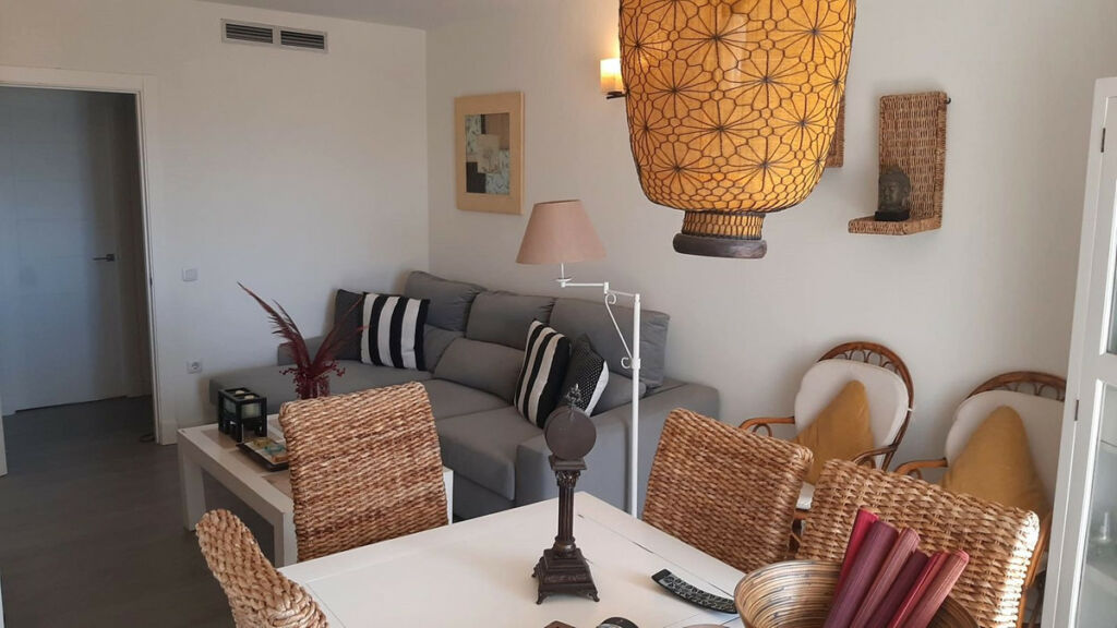 Middle Floor Apartment Estepona Málaga - image 13