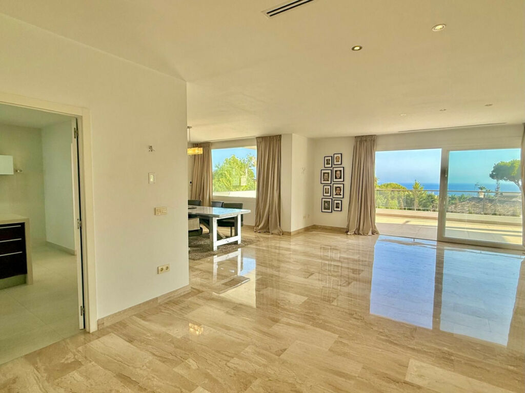 Detached Villa El Rosario Málaga - image 13