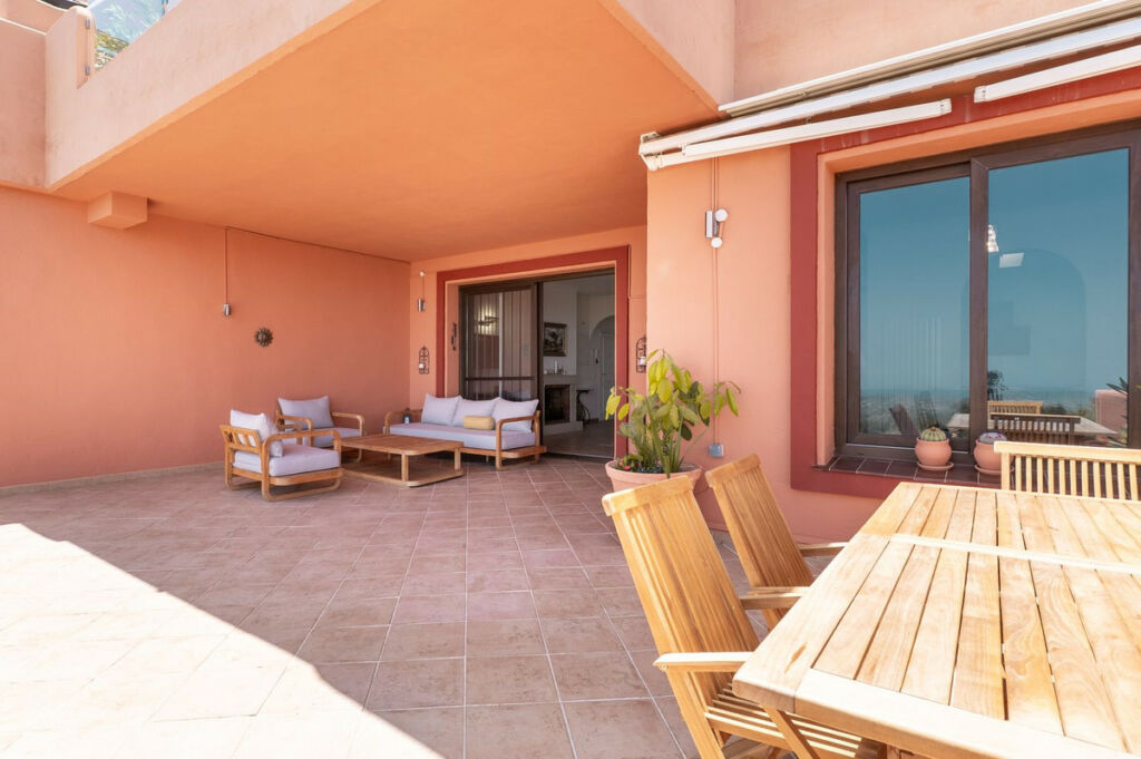 Middle Floor Apartment La Mairena Málaga - image 13