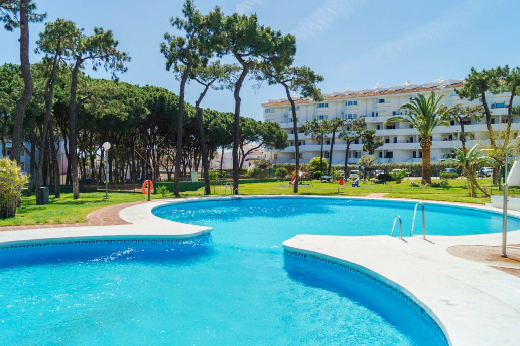 Middle Floor Apartment Calahonda Málaga - image 13