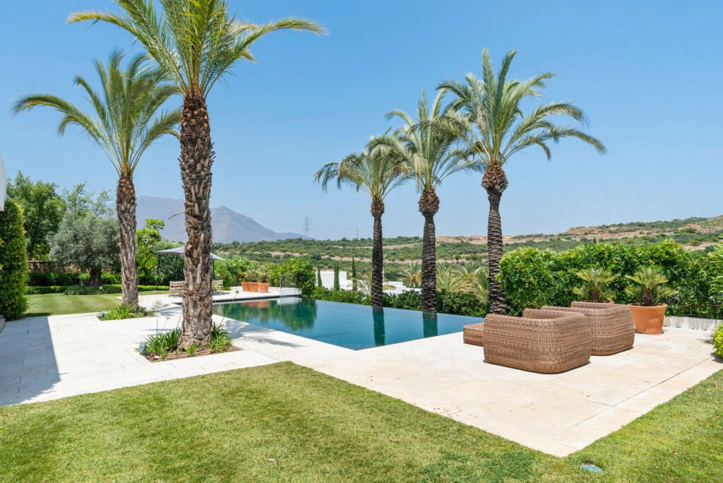 Detached Villa Casares Málaga - image 13
