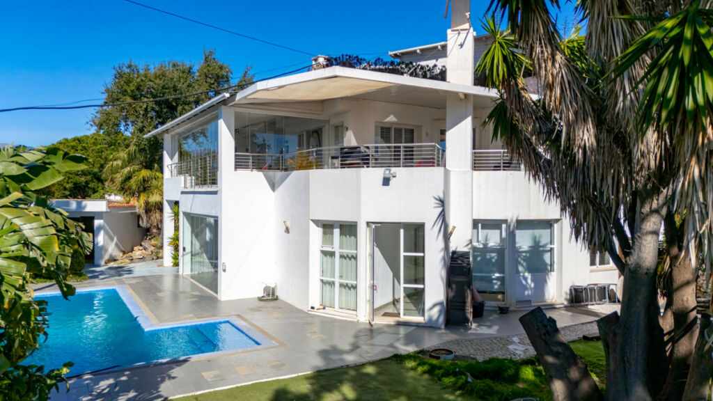 Detached Villa Elviria Málaga - image 13