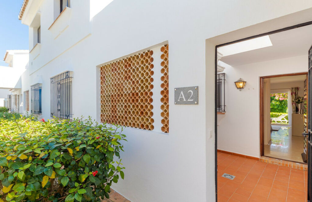Ground Floor Apartment El Paraiso Málaga - image 13