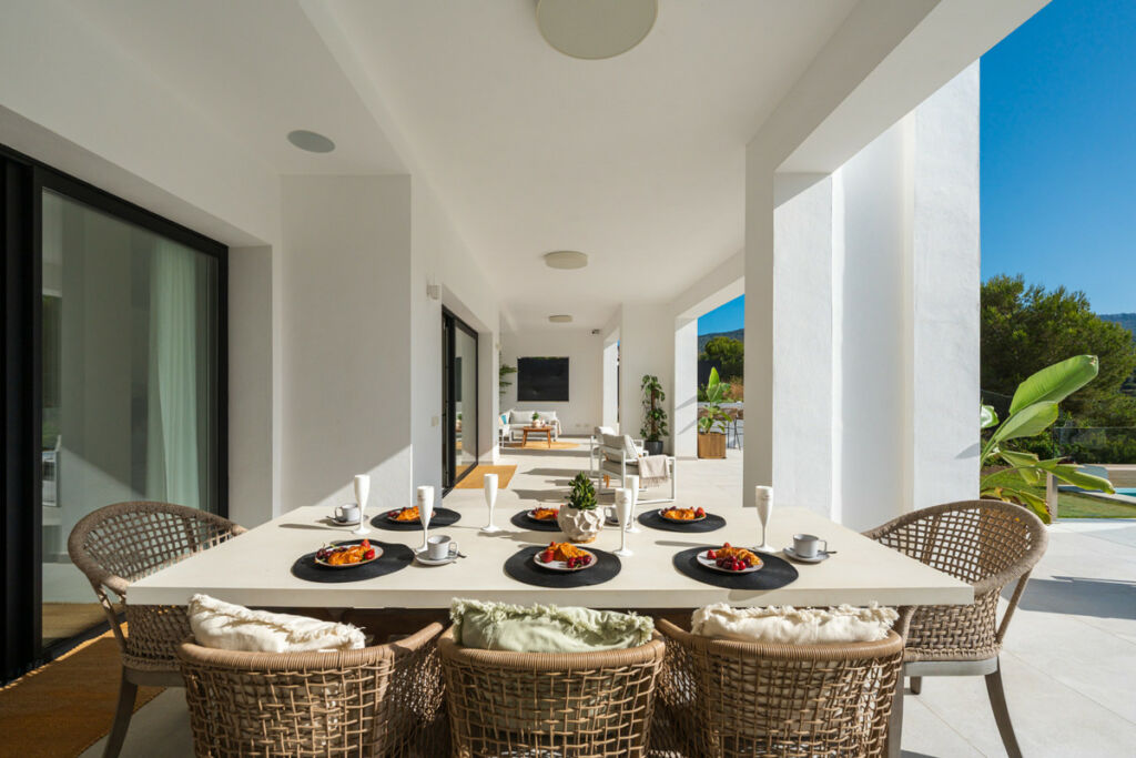 Detached Villa Elviria Málaga - image 13