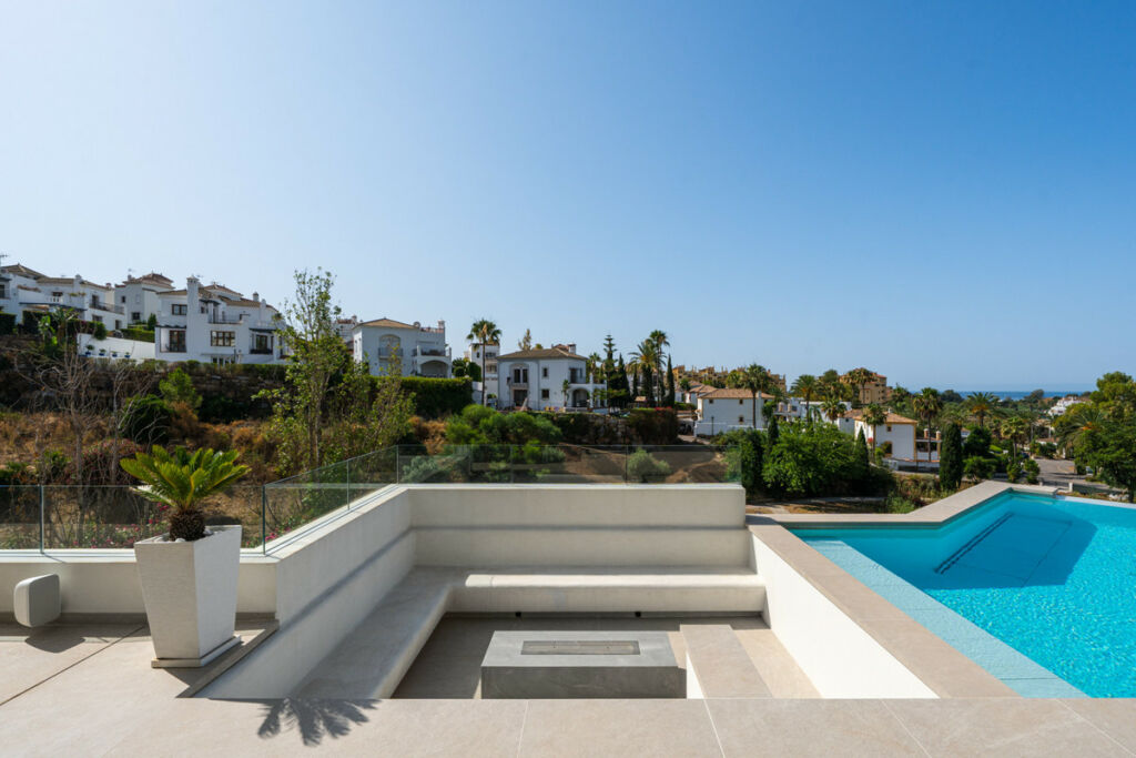 Detached Villa Estepona Málaga - image 13