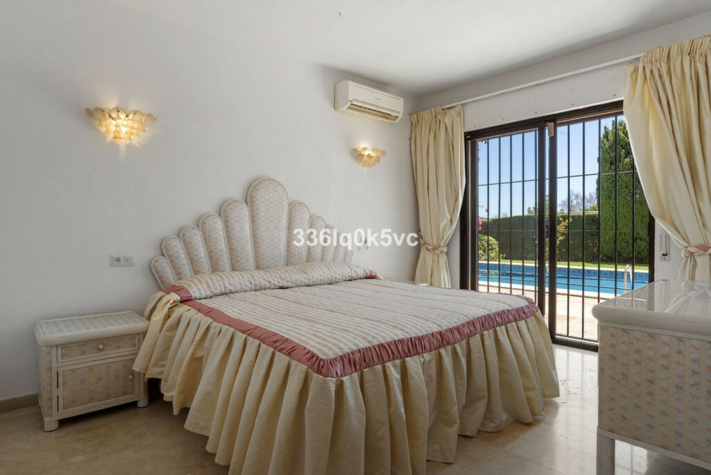 Detached Villa Las Chapas Málaga - image 13