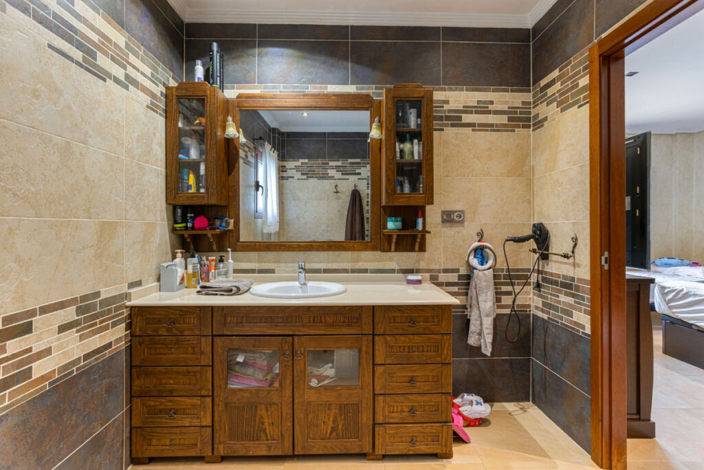 Detached Villa Los Montesinos Alicante - image 13