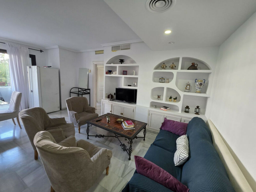 Middle Floor Apartment Puerto Banús Málaga - image 12