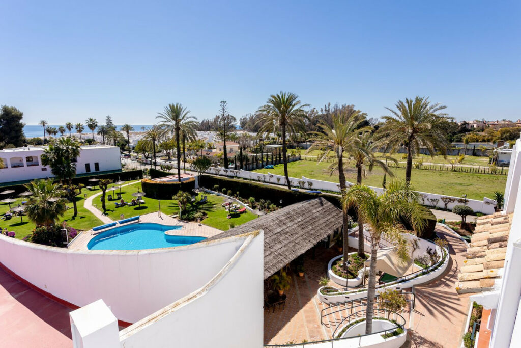 Top Floor Apartment Estepona Málaga - image 13