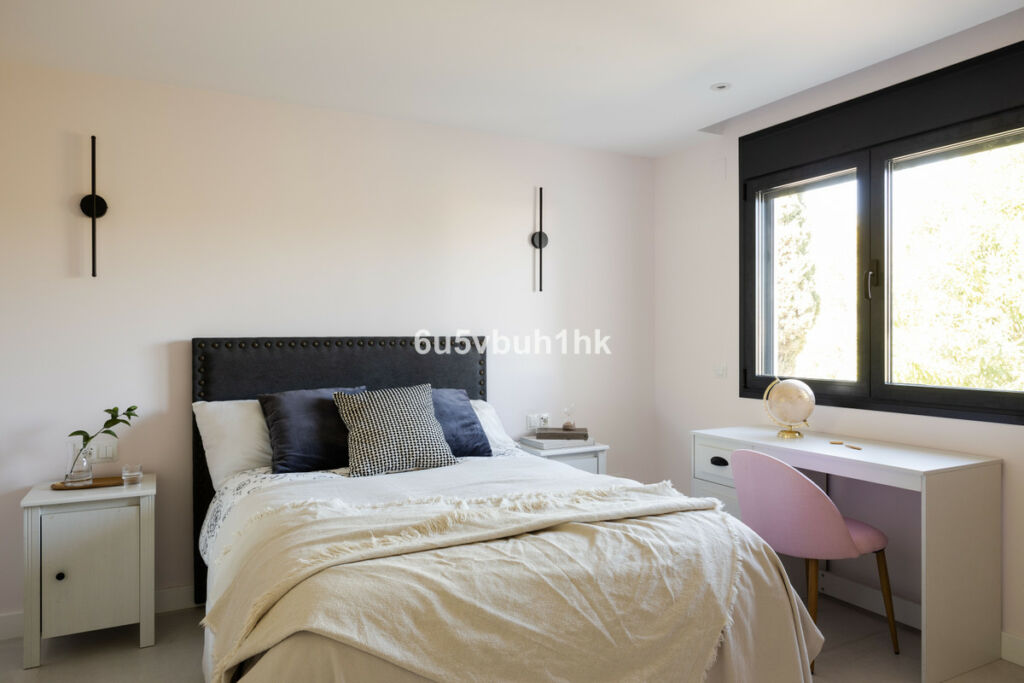 Detached Villa La Quinta Málaga - image 13