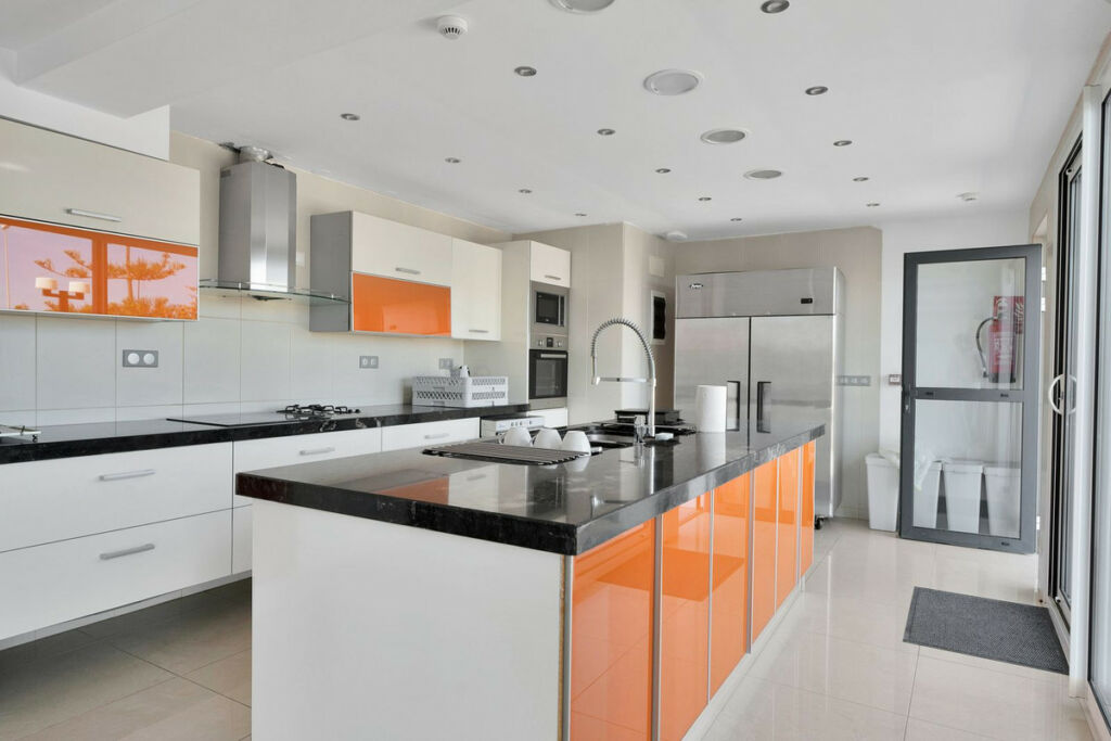 Detached Villa El Chaparral Málaga - image 13