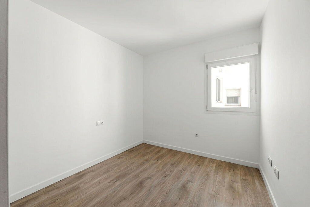Middle Floor Apartment La Campana Málaga - image 13