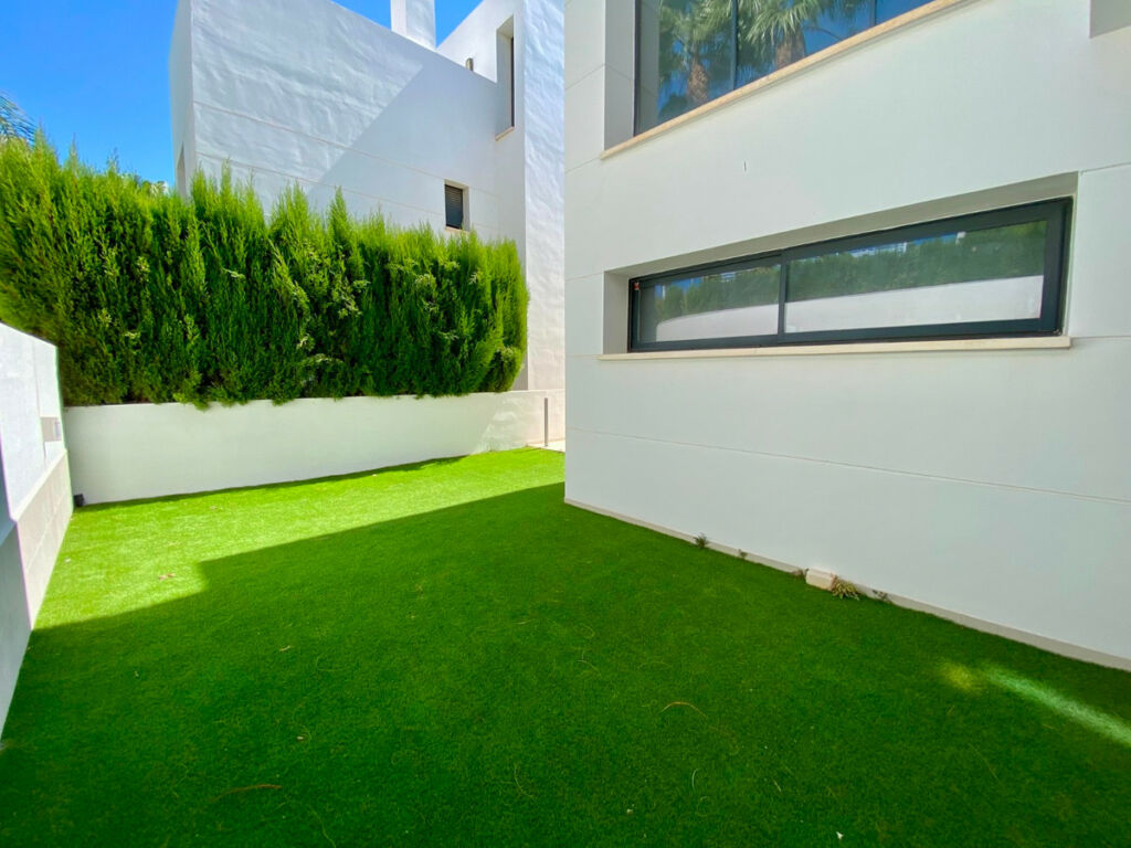 Detached Villa Ciudad Quesada Alicante - image 19