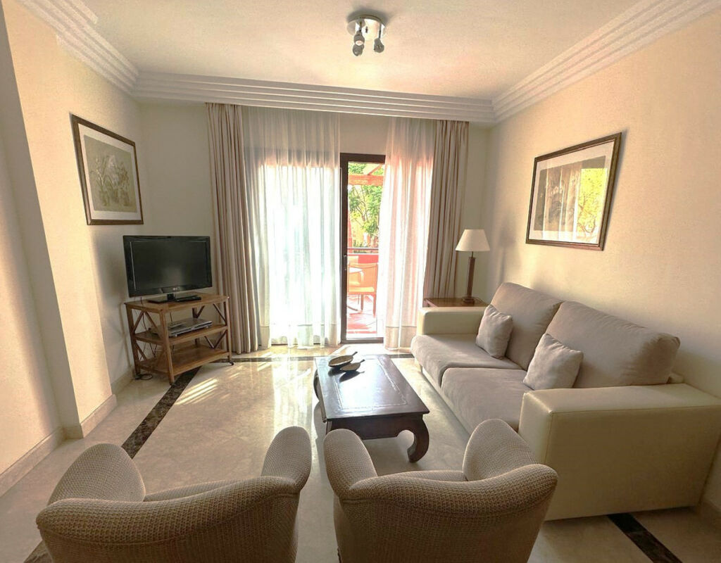 Middle Floor Apartment Puerto Banús Málaga - image 13