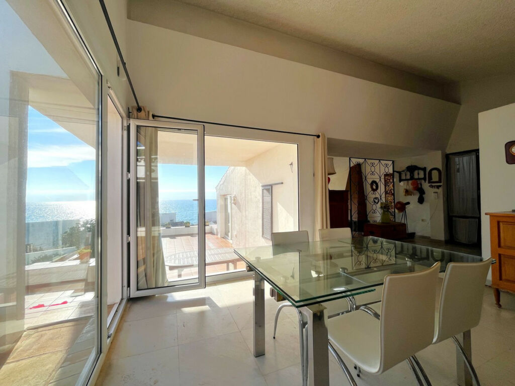 Detached Villa Estepona Málaga - image 13