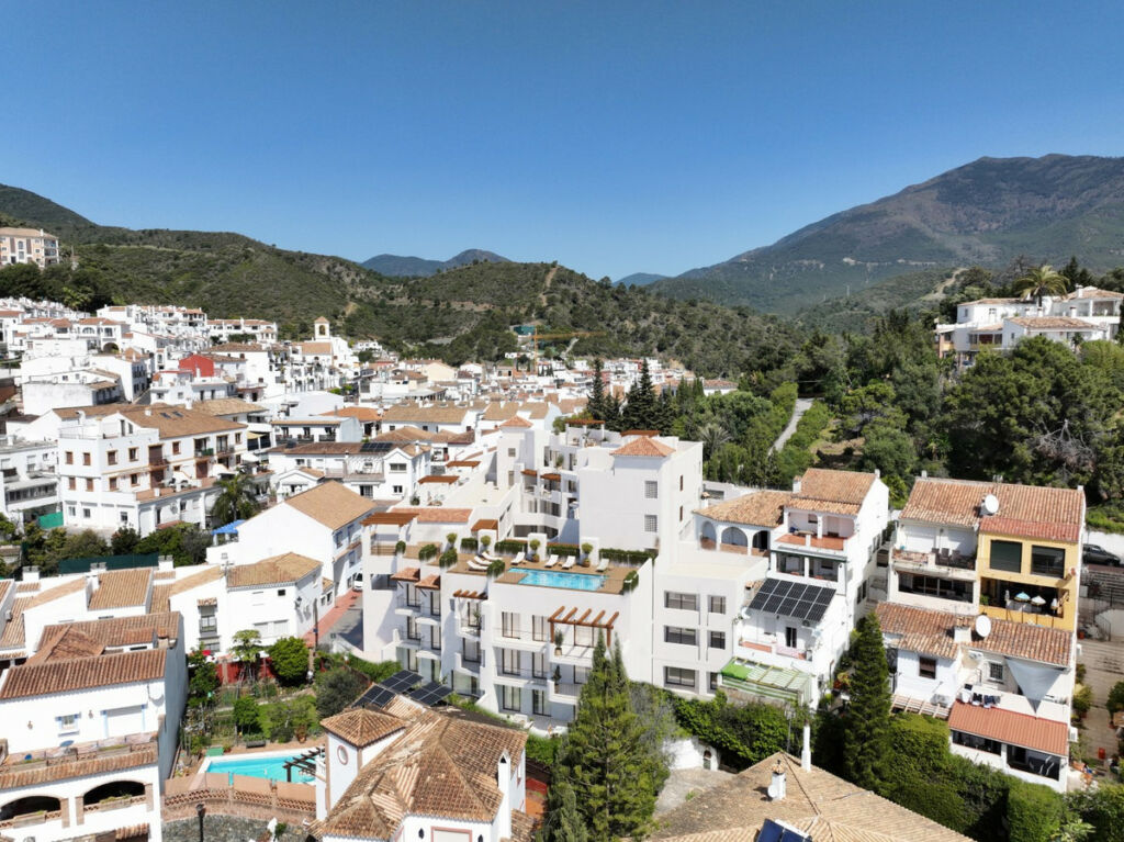 Middle Floor Apartment Benahavís Málaga - image 13