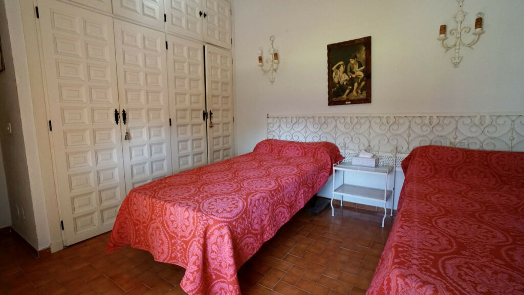 Detached Villa El Paraiso Málaga - image 13