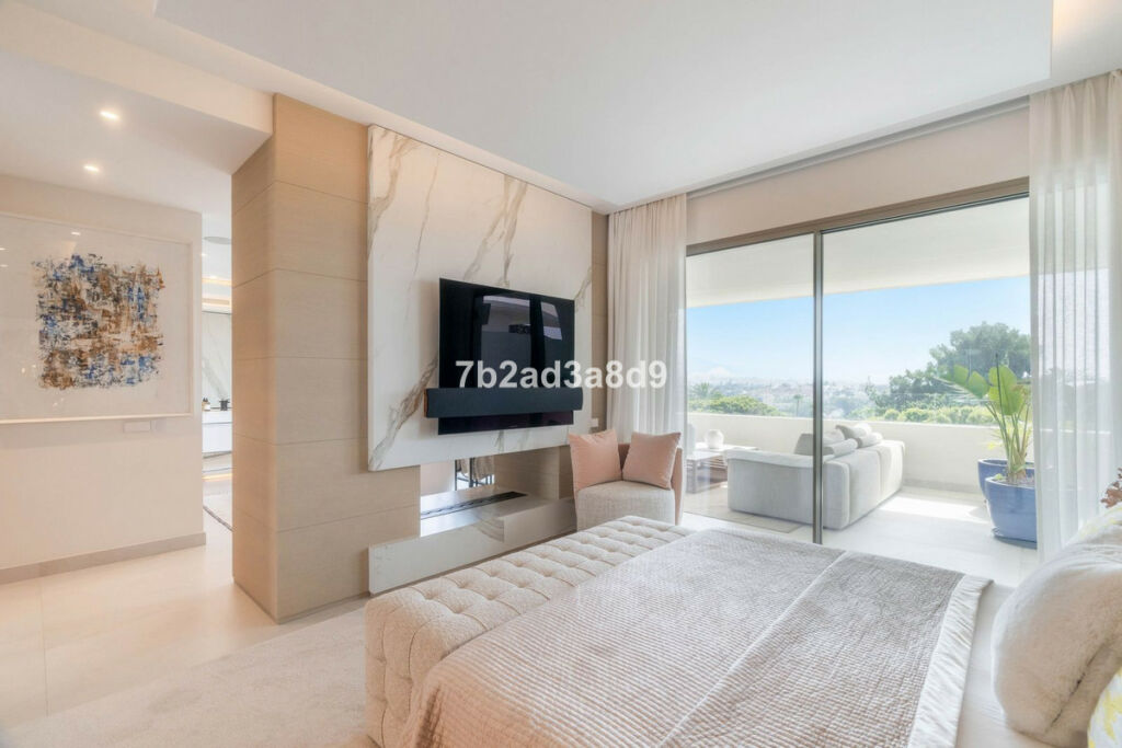 Detached Villa Nueva Andalucía Málaga - image 13
