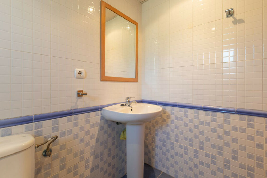 Middle Floor Apartment Elviria Málaga - image 13