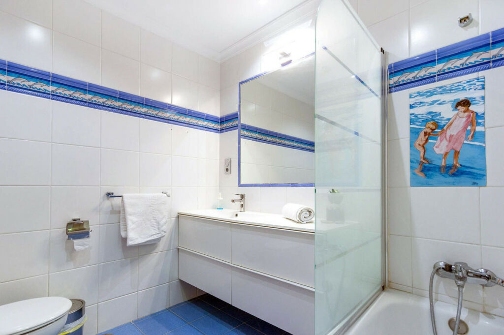 Detached Villa El Rosario Málaga - image 13