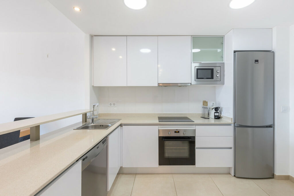 Middle Floor Apartment Villamartin Alicante - image 13