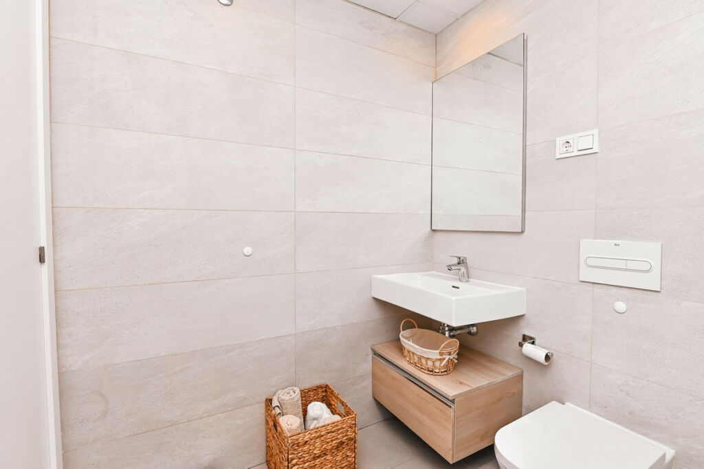 Middle Floor Apartment Estepona Málaga - image 13