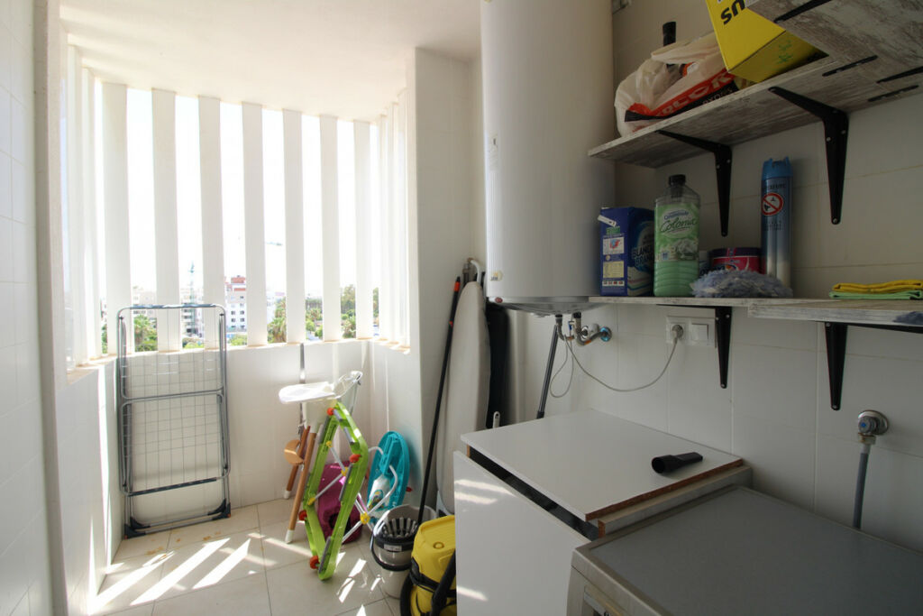 Middle Floor Apartment Nueva Andalucía Málaga - image 13