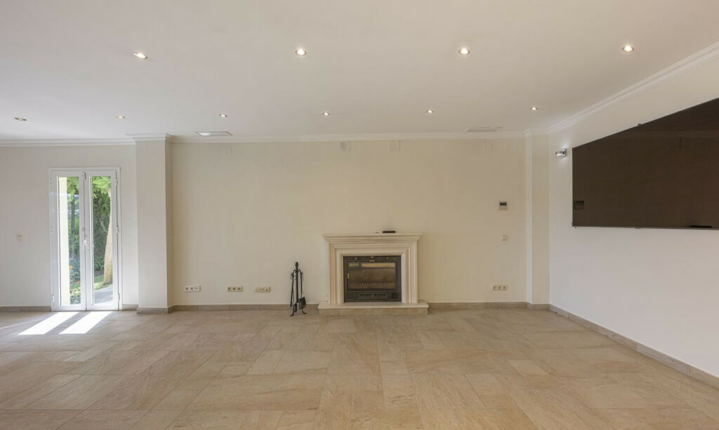 Detached Villa Sotogrande Cádiz - image 13