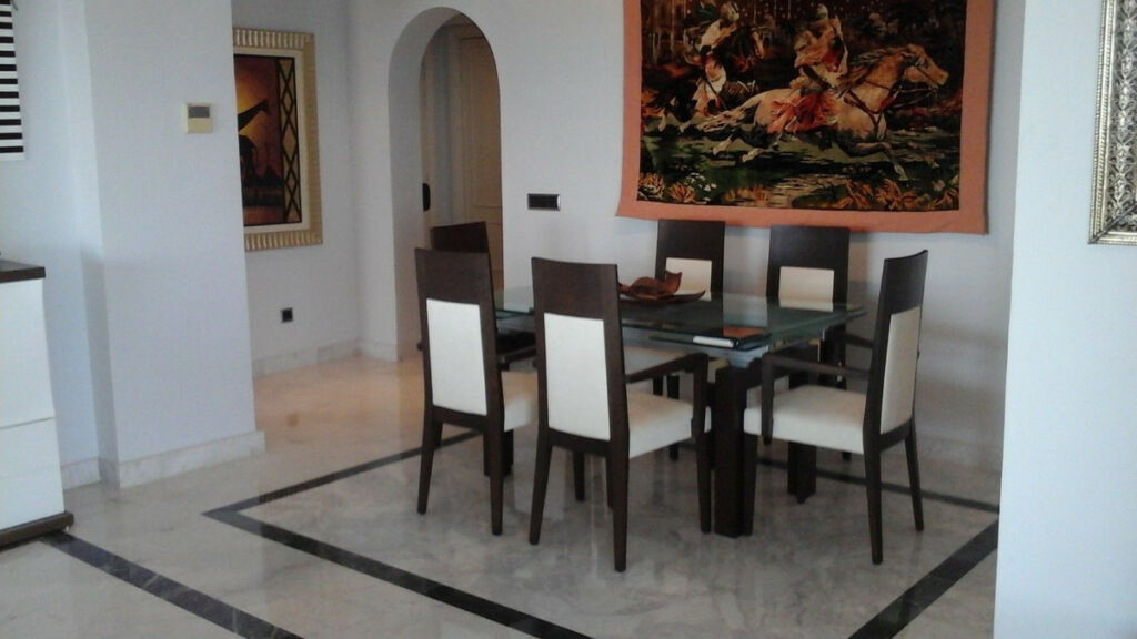 Middle Floor Apartment Puerto Banús Málaga - image 12