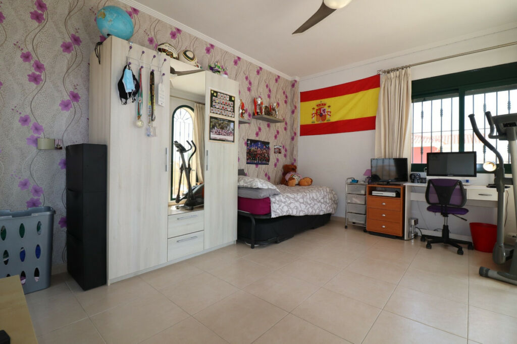 Detached Villa Ciudad Quesada Alicante - image 13