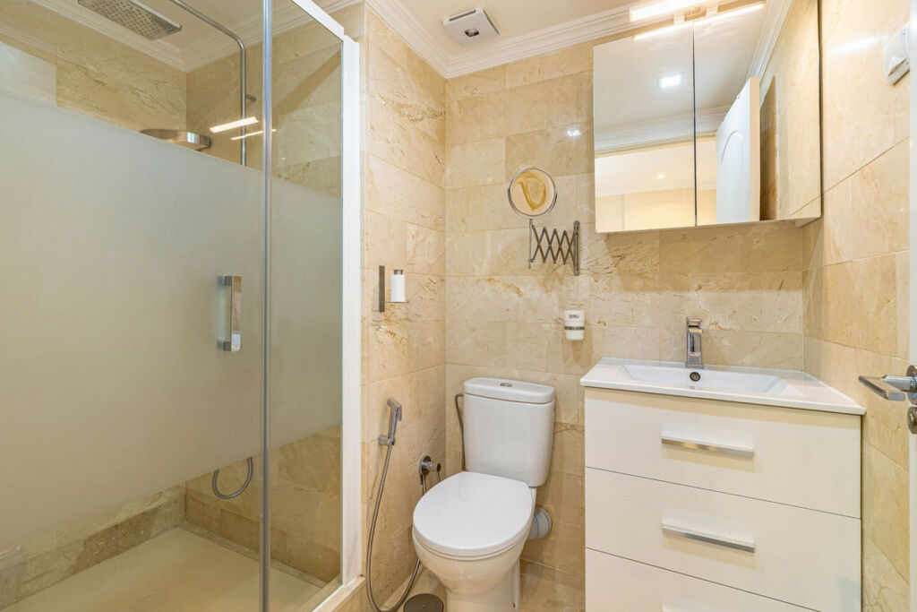 Middle Floor Apartment Marbella Málaga - image 13