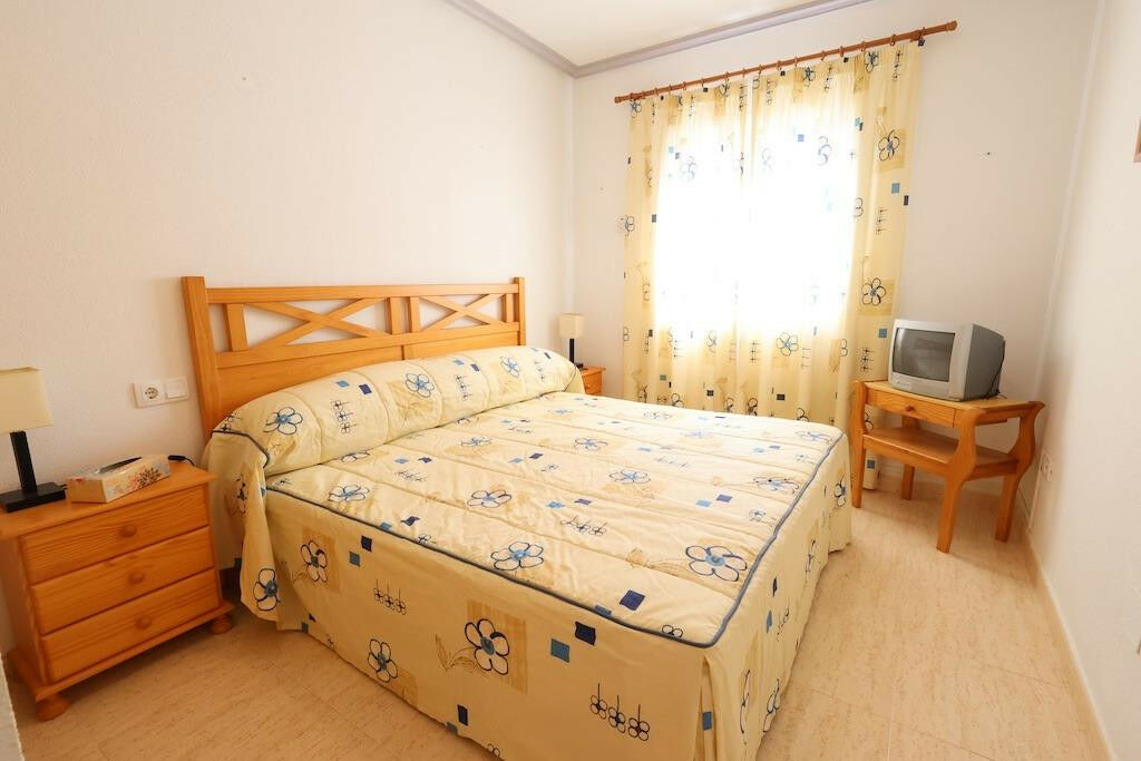 Bungalow Punta Prima Alicante - image 13