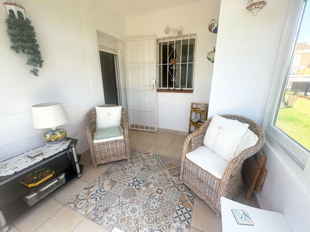 Townhouse La Duquesa Málaga - image 13