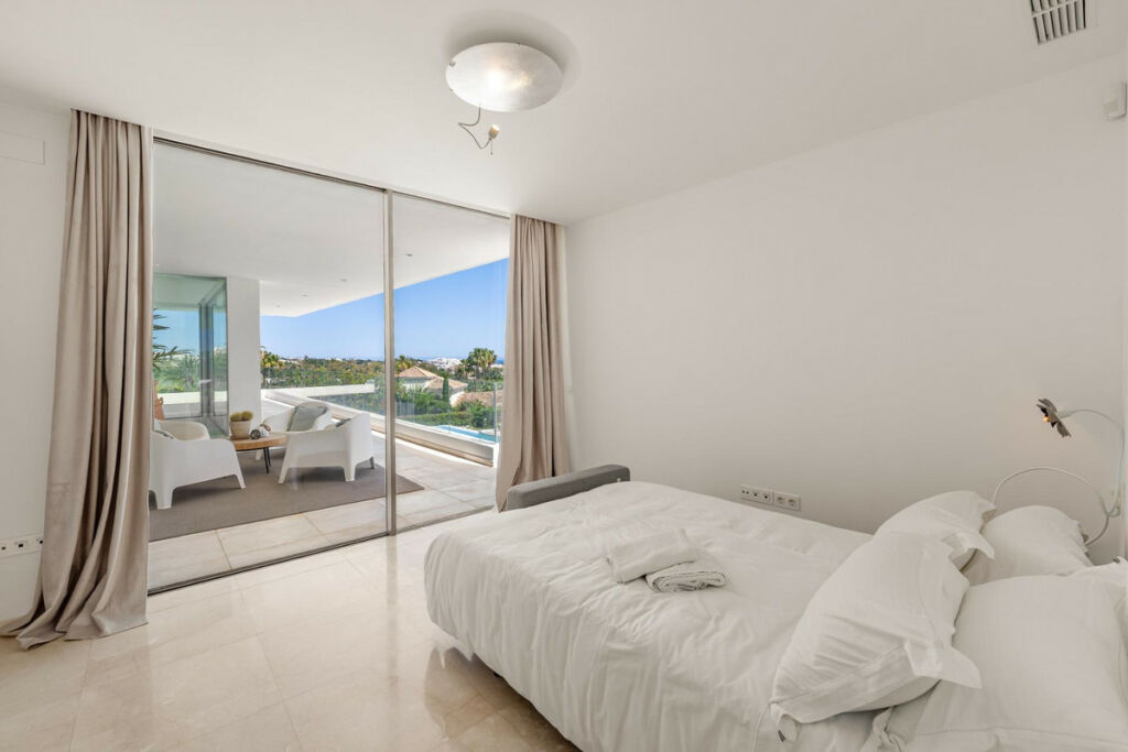 Detached Villa Marbella Málaga - image 13
