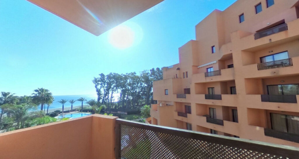 Middle Floor Apartment La Duquesa Málaga - image 13