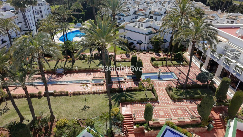 Townhouse Estepona Málaga - image 13