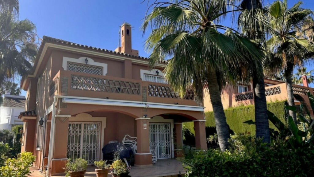 Semi-Detached House Atalaya Málaga - image 13