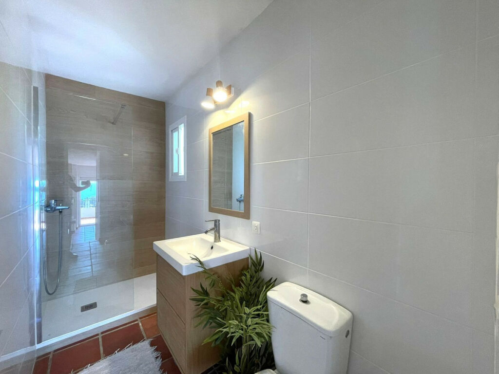 Top Floor Apartment Manilva Málaga - image 13
