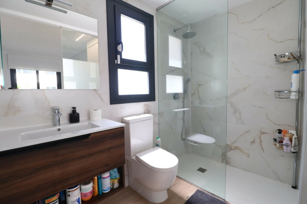 Ground Floor Apartment Villamartin Alicante - image 13
