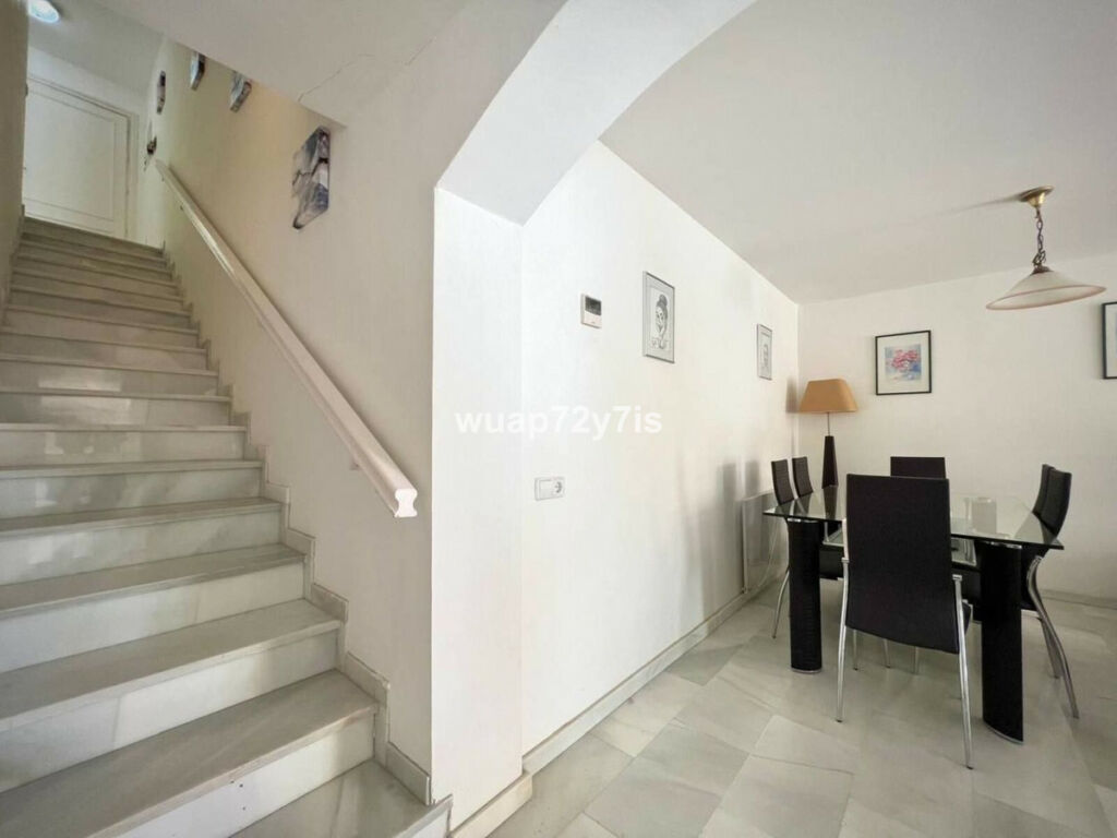 Townhouse El Paraiso Málaga - image 13