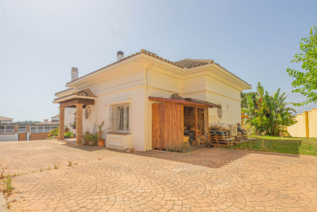 Detached Villa Pueblo Nuevo de Guadiaro Cádiz - image 13