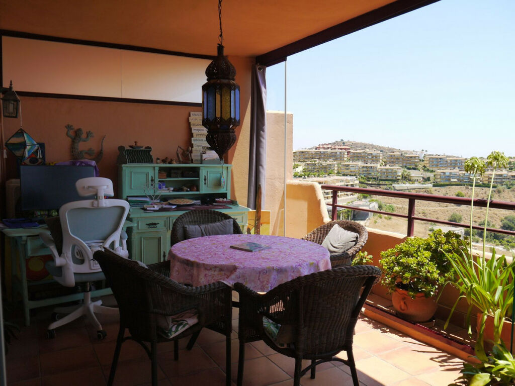 Middle Floor Apartment Calahonda Málaga - image 13