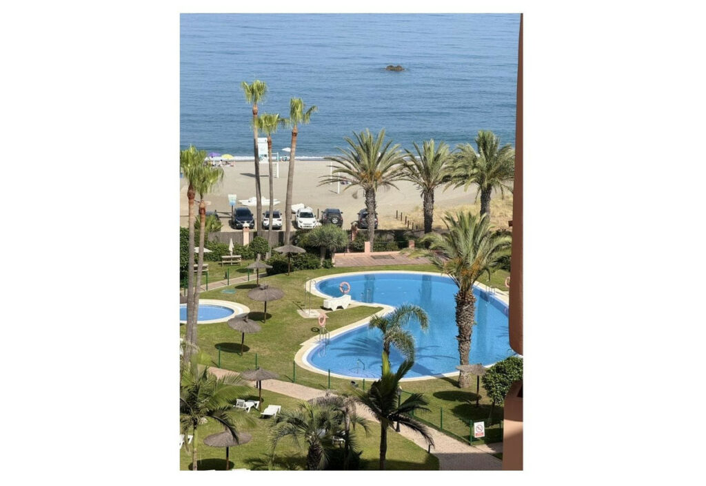 Penthouse Manilva Málaga - image 13